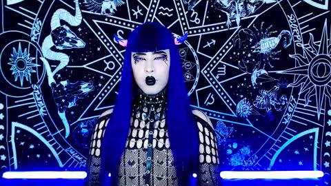 Snapshot of noamy_666 chatting on 11-22-25, 01:15 caroline online show from 11-22-25, 01:15