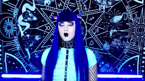 Snapshot of noamy_666 chatting on 11-25-25, 01:27 caroline online show from 11-25-25, 01:27