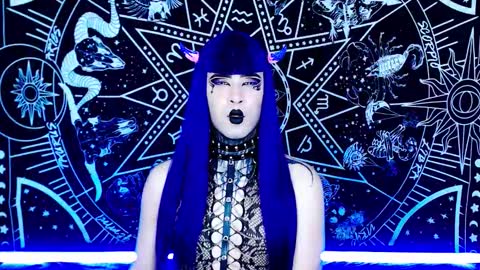 Snapshot of noamy_666 chatting on 11-30-25, 01:20 caroline online show from 11-30-25, 01:20