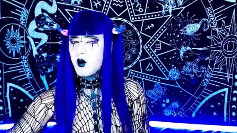 Snapshot of noamy_666 chatting on 12-22-25, 12:40 caroline online show from 12-22-25, 12:40