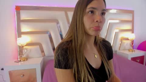 Snapshot of noawallace chatting on 11-05-25, 10:43 noawallace online show from 11-05-25, 10:43