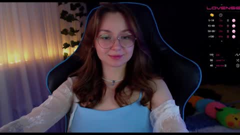 Snapshot of nochnoye_soltse chatting on 12-19-24, 11:35 Sun or Luna online show from 12-19-24, 11:35