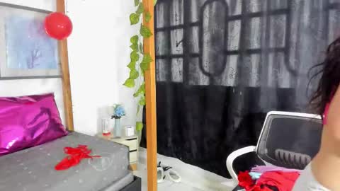 Snapshot of noctis_amour chatting on 03-11-26, 01:28 Noctis Amour online show from 03-11-26, 01:28