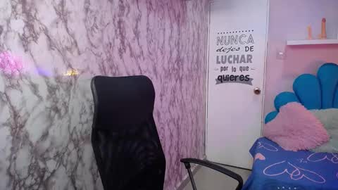 noelia_milfs online show from 10-10-25, 07:13