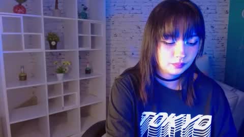 Snapshot of noeva_ chatting on 09-28-25, 09:20 Noeva online show from 09-28-25, 09:20
