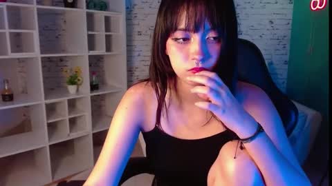 Snapshot of noeva_ chatting on 10-02-25, 11:45 Noeva online show from 10-02-25, 11:45