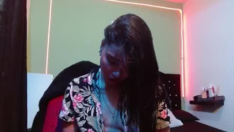 Snapshot of noha_thomson chatting on 10-23-25, 06:17 Noha Thomson online show from 10-23-25, 06:17