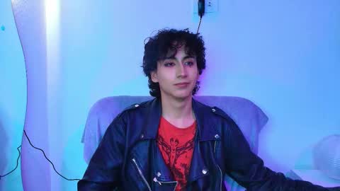 Snapshot of noidysis chatting on 10-15-25, 02:33 maxie online show from 10-15-25, 02:33
