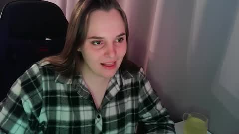 Snapshot of noir_ember_ chatting on 10-22-25, 12:49 noir_ember_ online show from 10-22-25, 12:49