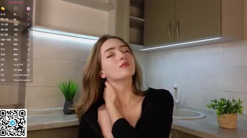 Sophie online show from 03-24-26, 06:07