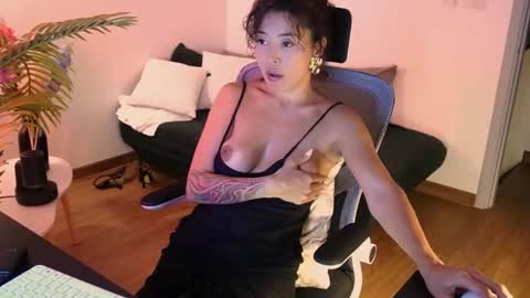 Snapshot of noirelysia chatting on 12-16-25, 03:44 noirelysia online show from 12-16-25, 03:44