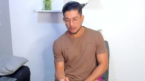 Im Nolan  online show from 05-08-26, 02:17