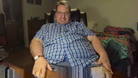 Snapshot of nolanvalenciax chatting on 02-17-26, 05:04 Nolan online show from 02-17-26, 05:04