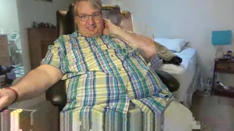 Snapshot of nolanvalenciax chatting on 03-07-26, 06:49 Nolan online show from 03-07-26, 06:49