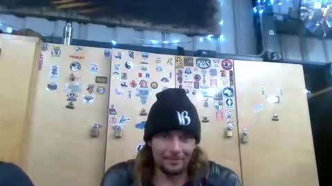 Snapshot of nomadicouple chatting on 10-27-25, 05:55 nomadicouple online show from 10-27-25, 05:55