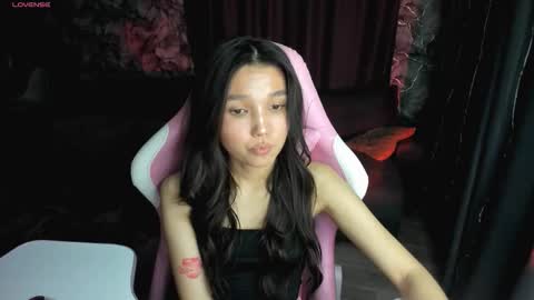 nomi online show from 03-11-26, 07:42