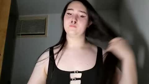 nonbinarybeauty20 online show from 02-04-26, 02:50