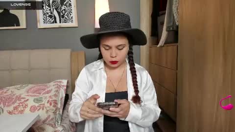 Snapshot of noor_bloom chatting on 06-26-26, 10:14 Soy Ash online show from 06-26-26, 10:14