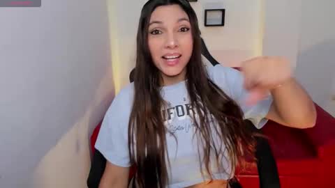 Snapshot of nora22xx chatting on 11-08-25, 04:45 Nora online show from 11-08-25, 04:45