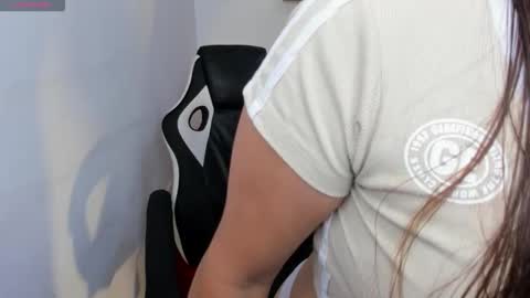 Snapshot of nora22xx chatting on 02-10-26, 03:32 Nora online show from 02-10-26, 03:32