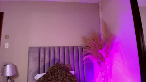 Nora Da Silva online show from 11-21-25, 12:21