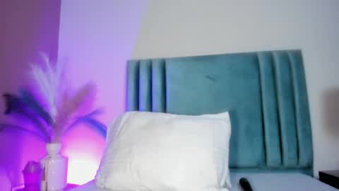 Nora Da Silva online show from 04-30-26, 12:17