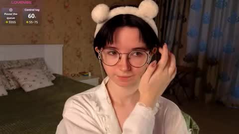 Nora Failure online show from 10-25-25, 08:55