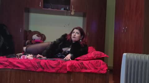 QueenManifest online show from 12-13-25, 07:53