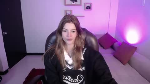 Snapshot of nora_vennucci chatting on 12-13-24, 08:58 Nora online show from 12-13-24, 08:58