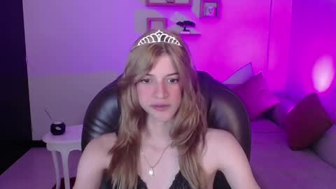 Snapshot of nora_vennucci chatting on 01-24-25, 07:28 Nora online show from 01-24-25, 07:28