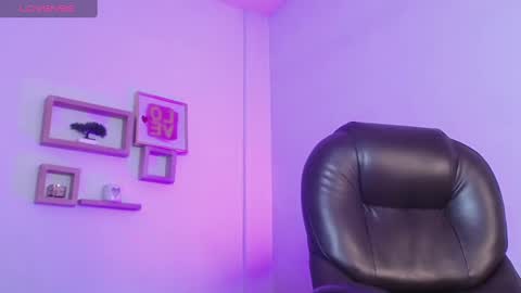 Snapshot of nora_vennucci chatting on 01-28-25, 07:42 Nora online show from 01-28-25, 07:42