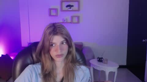 Snapshot of nora_vennucci chatting on 02-08-25, 06:44 Nora online show from 02-08-25, 06:44