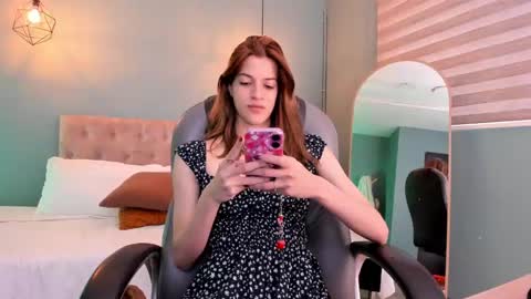 Snapshot of nora_vennucci chatting on 09-12-25, 08:42 Nora online show from 09-12-25, 08:42