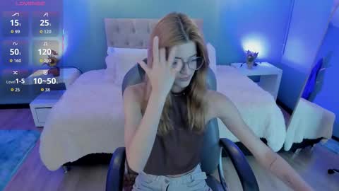 Snapshot of nora_vennucci chatting on 03-03-26, 08:04 Nora online show from 03-03-26, 08:04