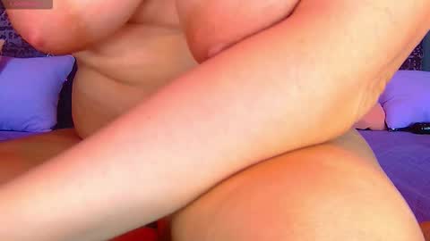 Nora online show from 09-09-25, 01:49