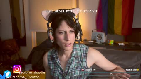 Snapshot of noreallyilikepeanuts chatting on 09-12-25, 01:17 Ariane online show from 09-12-25, 01:17