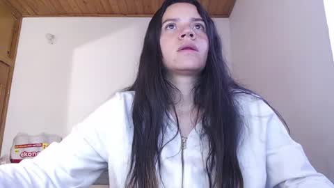 noreen_ online show from 06-12-26, 03:44
