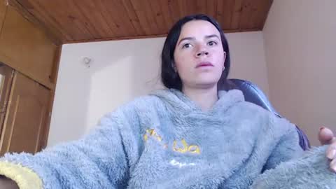 Snapshot of noreen_ chatting on 06-23-26, 03:43 noreen_ online show from 06-23-26, 03:43