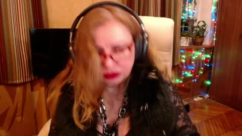 miss Tress online show from 04-18-26, 09:15