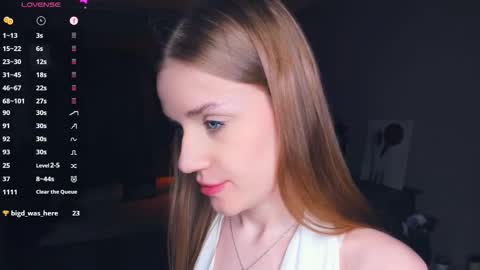 Snapshot of normaemans chatting on 12-21-25, 07:32 Beatrice online show from 12-21-25, 07:32