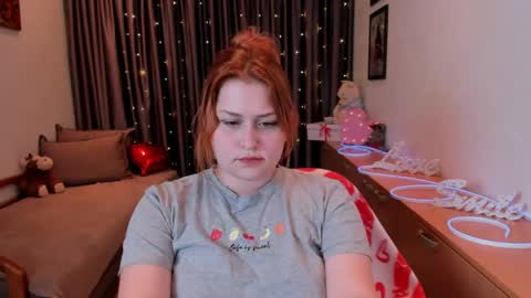Snapshot of nortystaar chatting on 05-15-26, 07:43 NORA online show from 05-15-26, 07:43