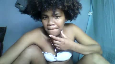 Snapshot of nosminah01 chatting on 09-16-25, 05:14 nosminah01 online show from 09-16-25, 05:14