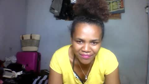 Snapshot of nosminah01 chatting on 09-18-25, 08:00 nosminah01 online show from 09-18-25, 08:00