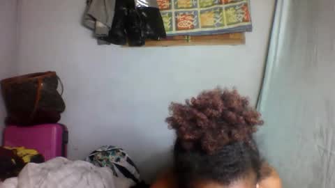 Snapshot of nosminah01 chatting on 09-20-25, 01:17 nosminah01 online show from 09-20-25, 01:17