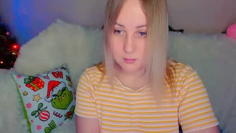 Snapshot of not_nakedcat chatting on 12-17-24, 11:38 hi glad to chat online show from 12-17-24, 11:38