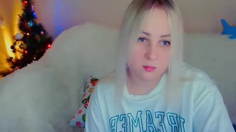 Snapshot of not_nakedcat chatting on 12-23-24, 02:45 hi glad to chat online show from 12-23-24, 02:45