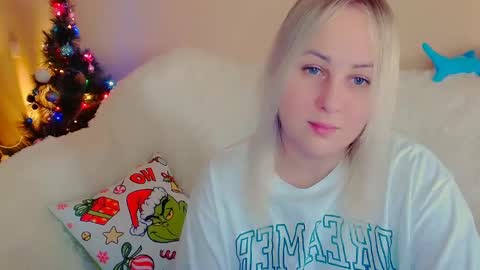 Snapshot of not_nakedcat chatting on 12-23-24, 06:00 hi glad to chat online show from 12-23-24, 06:00