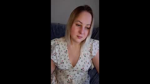 Snapshot of not_nakedcat chatting on 10-14-25, 09:21 hi glad to chat online show from 10-14-25, 09:21