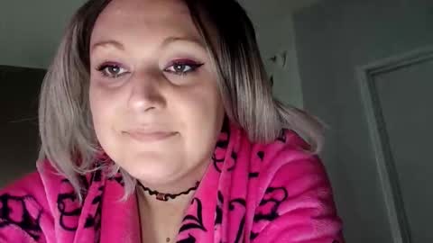 notouchmami online show from 11-01-25, 09:11