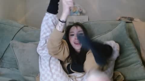 Snapshot of notthatbunny chatting on 01-06-25, 05:06 Bunny online show from 01-06-25, 05:06